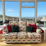 Duinin House Bed & Breakfast 3*