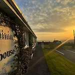 Duinin House Bed & Breakfast