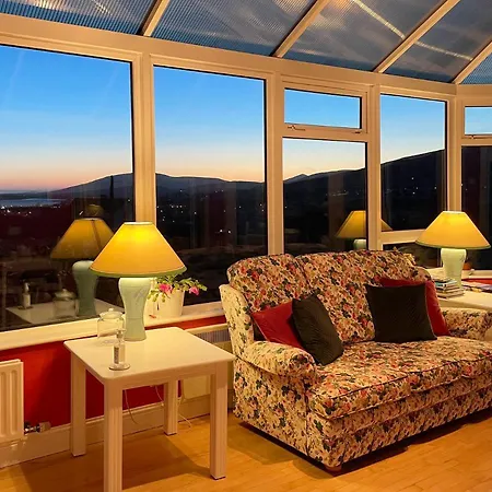 Duinin House فندق مبيت وإفطار دينغل